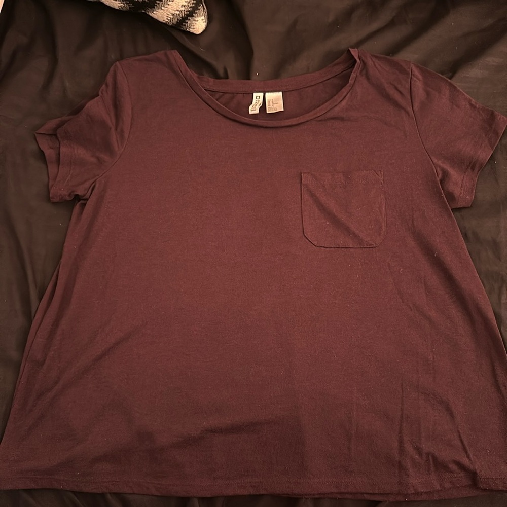 Basic Dark Purple Scoop Neck Pocket Tshirt